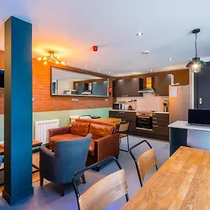 **** Hostel Code Co-living - The Loft - United Kingdom