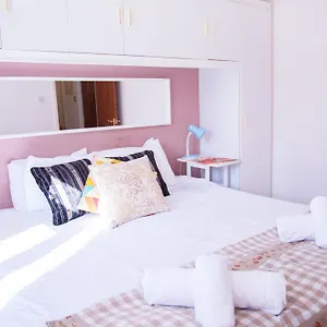 Two Bedroom Corporate And Family With Parking - Orbitat Cambridge (Cambridgeshire)